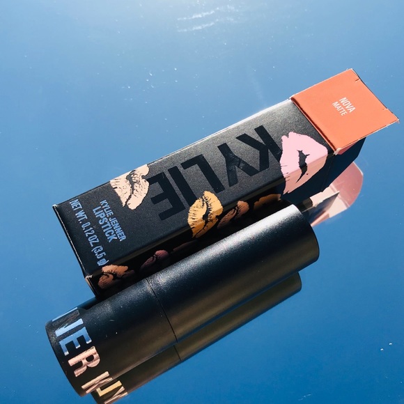 NOVA Kylie Cosmetics Matte Lipstick - Picture 8 of 10